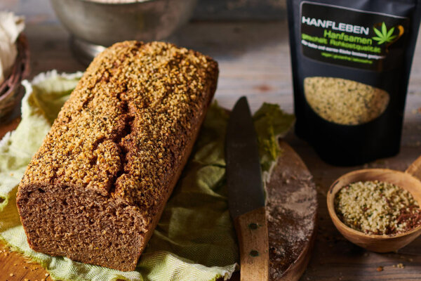 Sauerteig Roggenbrot mit Hanfleben Hanfsamen - Sauerteig Roggenbrot mit Hanfleben Hanfsamen